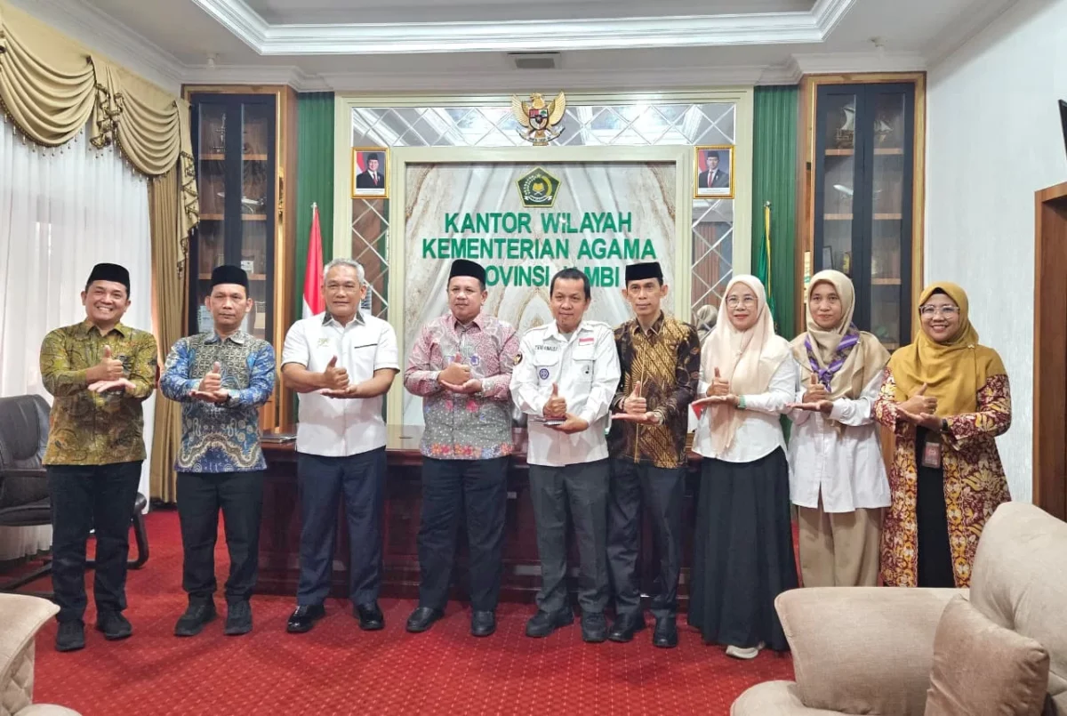 Kepala Kanwil Kemenag Provinsi Jambi, Mahbub Daryanto, menerima audiensi Pengurus Kwartir Daerah (Kwarda) Gerakan Pramuka Jambi di ruang kerjanya pada Rabu (16/9/2026).(poto: kanwil kemenag Jambi).