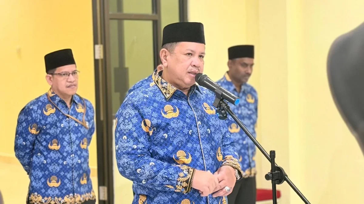 Kepala Kantor Wilayah Kementerian Agama Provinsi Jambi, Dr H Mahbub Daryanto, memimpin pelaksanaan apel rutin pagi di lingkungan Kanwil Kemenag Provinsi Jambi pada Kamis (17/09/2026).(poto: kanwil kemenag jambi).