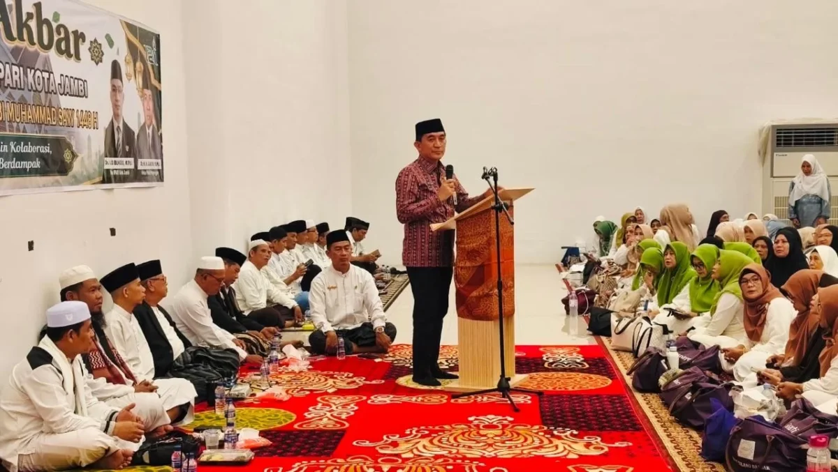 Kepala Bidang Penaiszawa Kanwil Kemenag Provinsi Jambi Dr. H. Abd. Rahman, M.Pd.I. mewakili Kepala Kanwil Kemenag Provinsi Jambi dalam agenda Tabligh Akbar di Masjid Samaratuul Insan Islamic Center, Rabu (23/9/2026).(poto: kemenag).