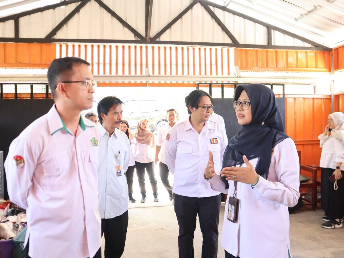 Itjen Kemenag meninjau potensi BMN STABN Raden Wijaya Wonogiri untuk menggenjot PNBP lewat tata kelola aset yang akuntabel dan produktif.(poto: kemenag.go.id).